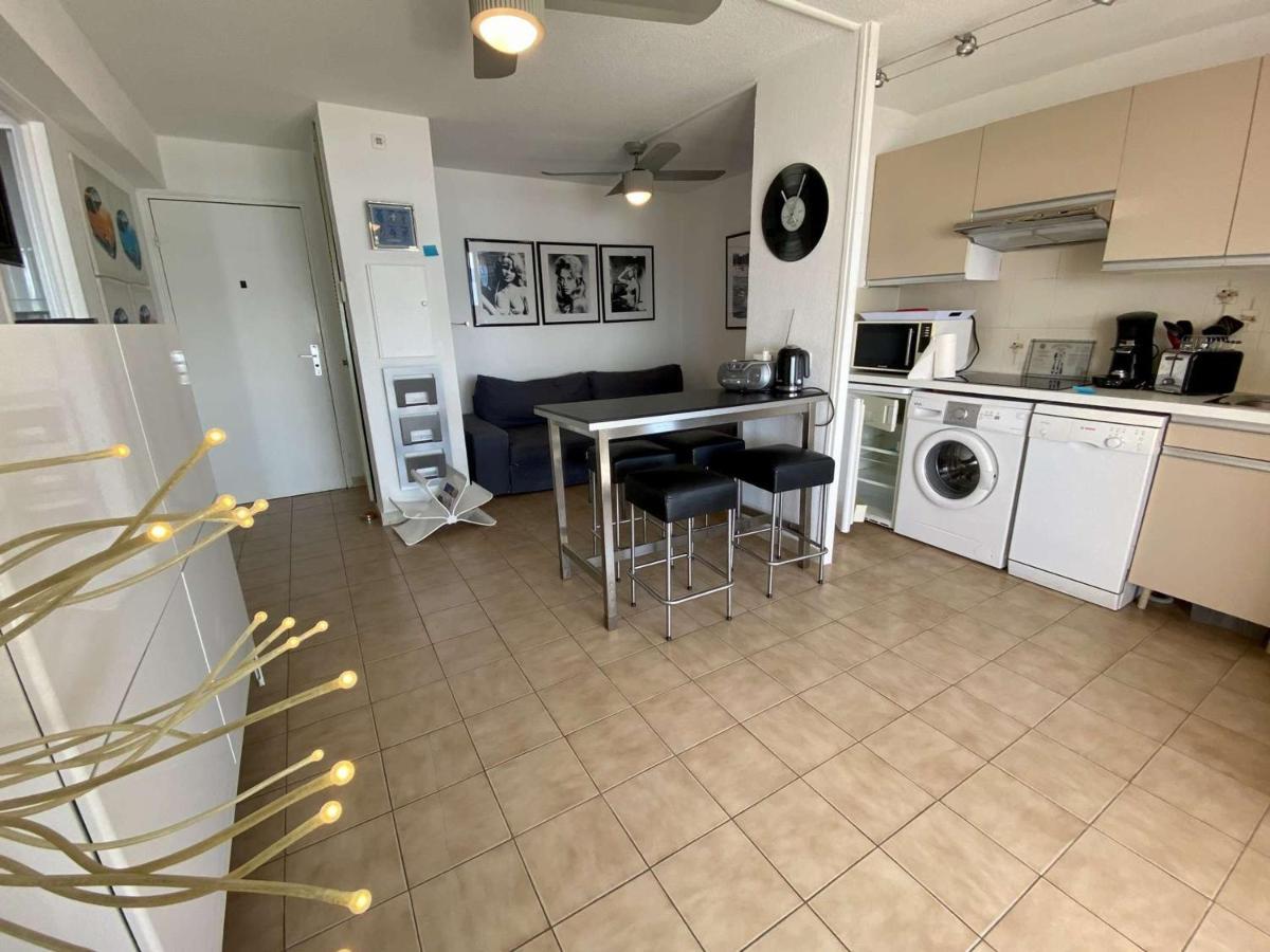 Superbe Apt 2P Front De Mer Pour 4 Pers Avec Terrasse - Cavalaire-Sur-Mer - Fr-1-226B-162 Esterno foto